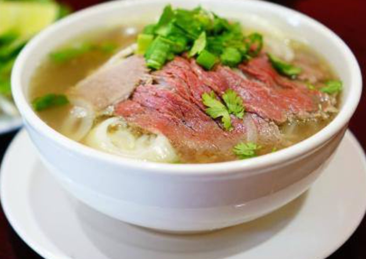 Classic beef phở bowl